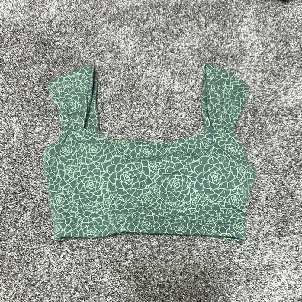 BuffBunny Green Fitted Crop Sports Bra